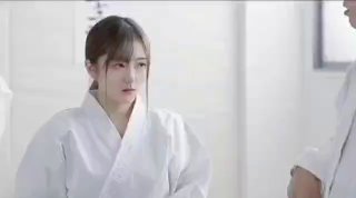 亚洲第一伊人/"亚洲AV综合色一区二区三区